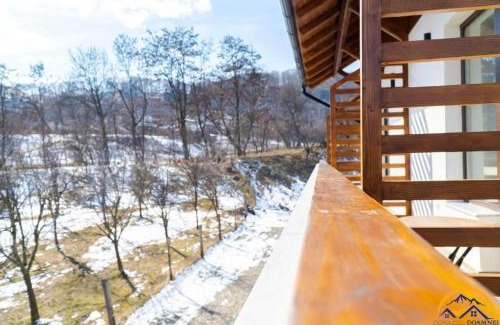 Corbi House | Conacul Doamnei