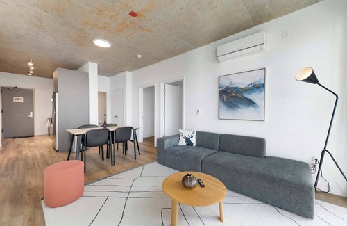 River North Apartment | Concert Stay! New 4BR Apt by Salt Shed