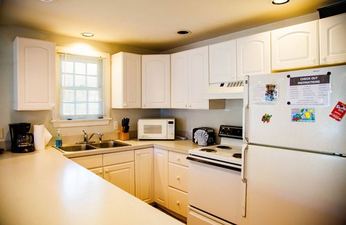 Old Town Cottage | Conch Republic Consul General's Cottage.-Historic District