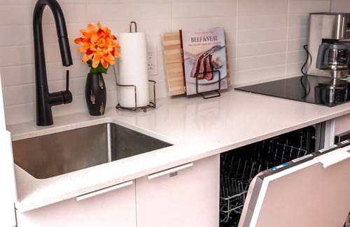 Quartier des Spectacles Apartment | Condo dowtown Montreal 13mins walk to the Old-Port