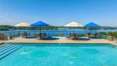 Lakeland Apartment | Condo, HOA pool, close to Bagnell Dam, amazing views