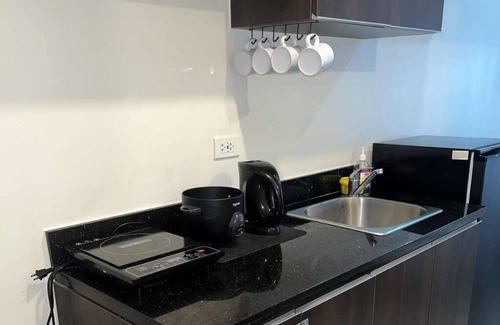 Cubao Condo | Condo Hotel Stay at Aurora Escalades in Quezon City, Philippines