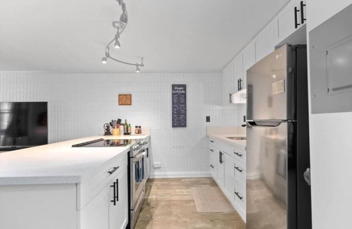 Punaluu Condo | Condo Steps to Beach with A/C