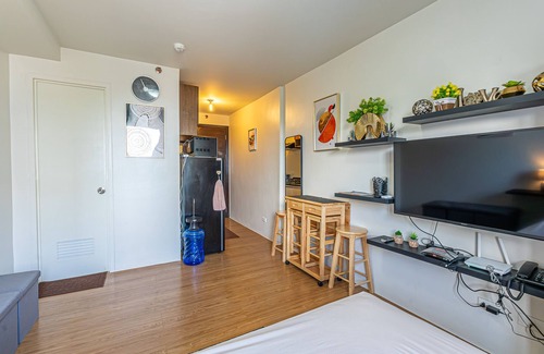 Guadalupe Condo | Condo WIFI up to 100mbps Pool Netflix&Chill