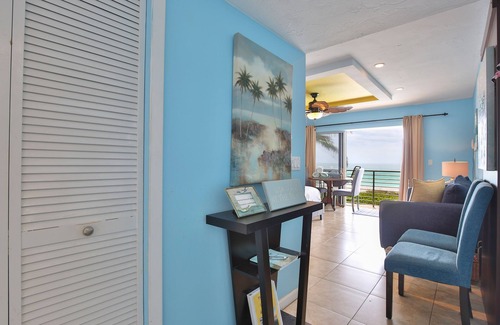 Longboat Key Condo | Condo with a View 1: Top Floor, Oceanfront, Open Monday & Tuesday, 150/nt + Fees