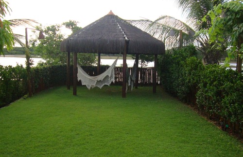 Centro House | Condominium in front of a beautiful Guarajuba beach, 200 meters on foot, with WIFI and SKY