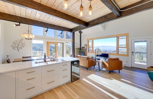 Conifer Mountain and Meadows Cottage | Conifer Haven: Hot Tub & Staunton State Park View