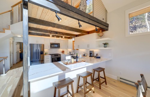 Conifer Mountain and Meadows Cottage | Conifer Haven: Hot Tub & Staunton State Park View