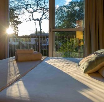 Manguinhos House | Contêiner 10 Hospedagem