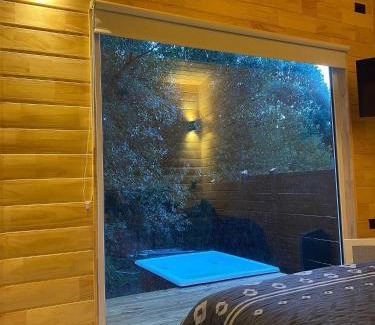 Puerto Varas Resort | Container con tina temperada