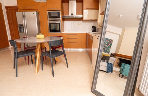 Kissamos Apartment | Contemporary 2 bedroom apt, close to the best beaches of Crete!