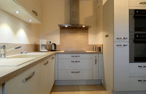 Epernon Apartment | Contemporary Apartment in Epernon with Rooftop, Close to Train Station