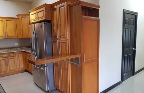 Saint Andrew Apartment | Contemporary Apt. Close to Bob Marley Museum, includes Jacuzzi Bath,