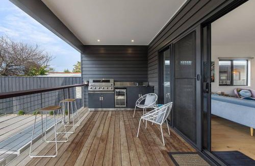 Rosebud Villa | Contemporary Coastal Escape with Sparkling Pool