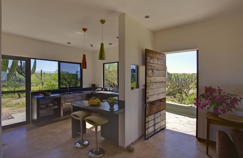 Todos Santos Villa | Contemporary house with pool near the beach