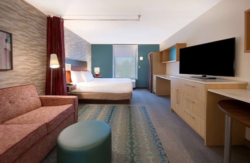 University Hotel | Contemporary Suite w/Full Fridge & Outdoor Spaces
