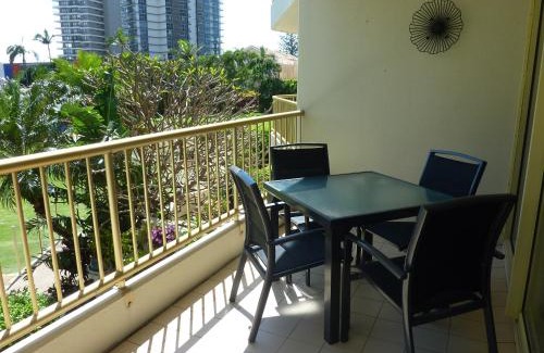 Main Beach Apartment | Contessa Holiday Apartments