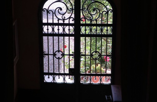 Trausse Bed & Breakfast | Continuation of du Passage and de Cardaillac at Château de Paulignan
