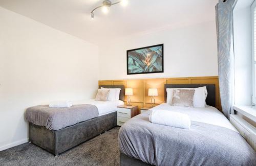Sketty Apartment | Contractor Base - Parking - Garden - Hospital