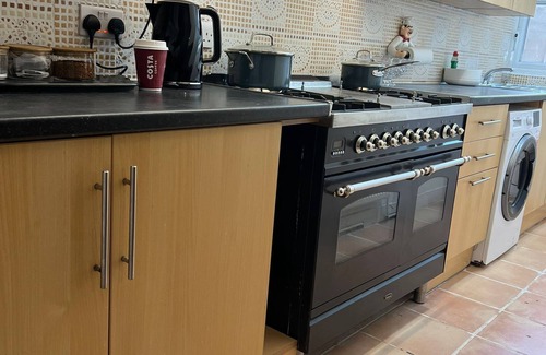 Newham House | 🛠️ Contractor, Professional and Family Accommodationnn✅ Short or long stays