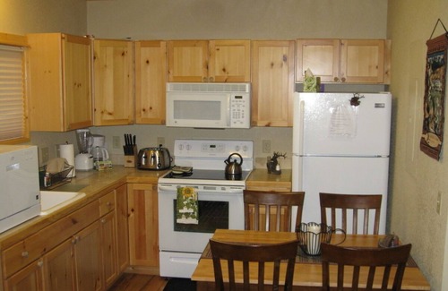 Estes Park Condo | Convenient Downtown Loft With Balcony, At River Confluence, Walk To Restaurants