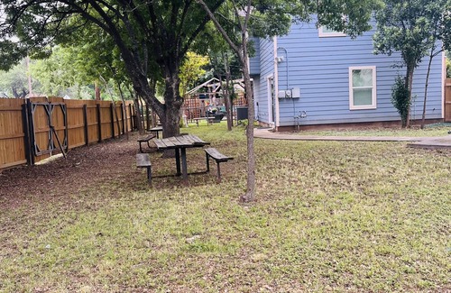 Southside House | Convenient location, 7.5 miles to lackland air base and 6 miles to riverwalk