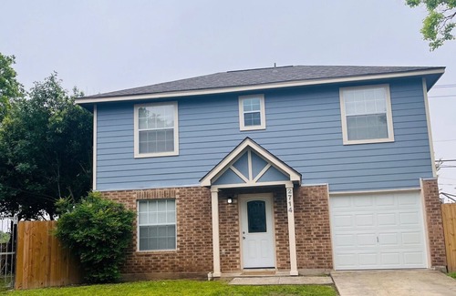 Southside House | Convenient location, 7.5 miles to lackland air base and 6 miles to riverwalk