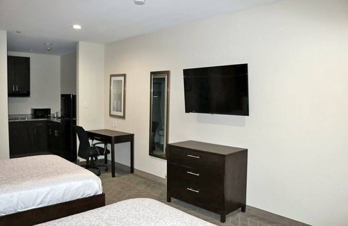 Humble Hotel | Convenient Stay for Budget Travelers: Includes Kitchenette, and Free Breakfast