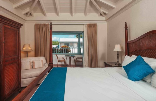 Hastings Hotel | Convenient Stay, Superb Location! Upscale Unit w/Balcony! FREE Parking, Pool