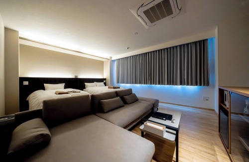 Hatsukaichi Hotel | Conveniently located just a 5minute walk from JR Miyajimaguchi Station Relax and unwind with a Sta/Hatsukaichi Hiroshima