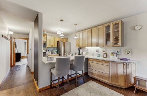 Eagle-Vail Condo | Conveniently located condo with full kitchen, fast wifi & next to golf course