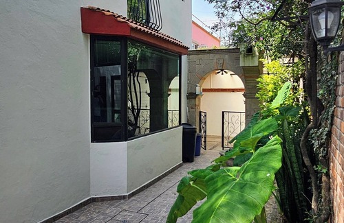 Churubusco House | Convent House in Coyoacan/Casa del Convento en Coyoacán