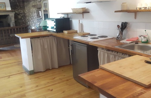 Paulinet House | CONVERTED BARN IN PEACEFUL COUNTRYSIDE