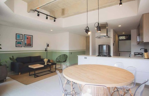 Laureles Apartment | Cool 3 BR W/Balcony in Laureles Medellín