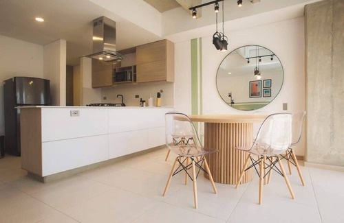 Laureles Apartment | Cool 3 BR W/Balcony in Laureles Medellín