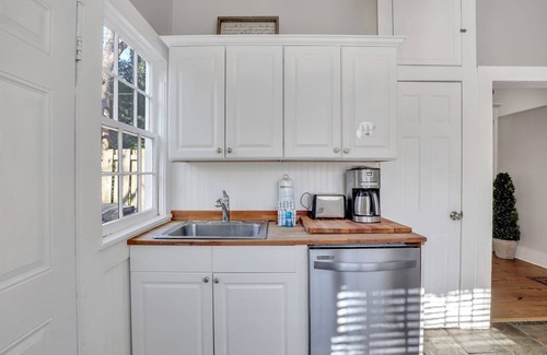 Beach Institute Cottage | Cool Designer Cottage on Jones w/Courtyard & Parking by Lucky Savannah