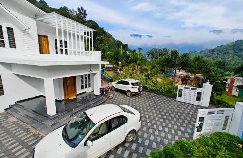 Devikolam Bed & Breakfast | Cool Nest 5 BR Pool Villa Munnar by VOYE HOMES