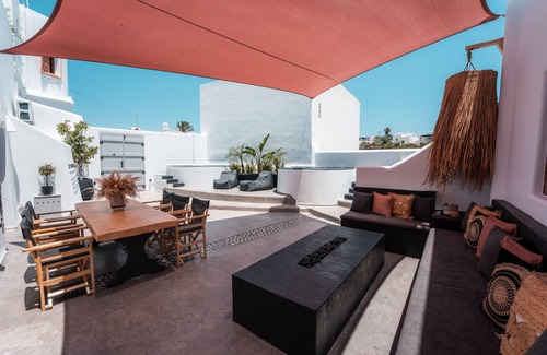 Megalochori Villa | Cooper's Cave House With Heatad Jacuzzi