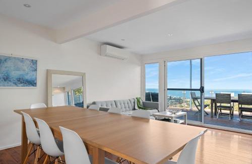 Copacabana House | Copa Sunset Surprise - Modern and Stylish Simplicity