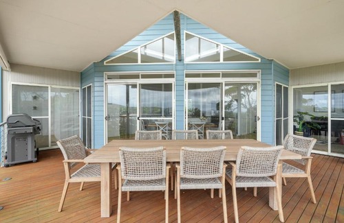 Copacabana House | Copacabana Beachside Retreat with Views