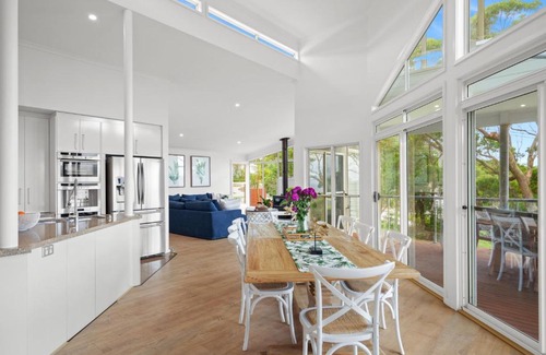 Copacabana House | Copacabana Beachside Retreat with Views