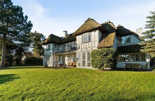 Solrod Strand Villa | Copenhagen Exclusive Baltic Sea Cottage