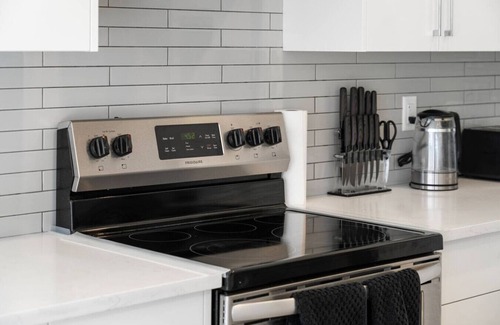 Southeast Calgary Apartment | Copperfield Oasis | Luxe | Walkout to Park/Wetland
