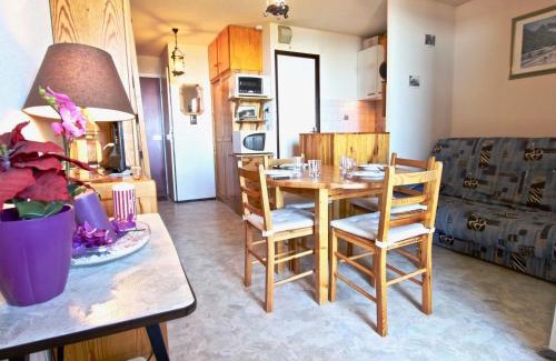 Chamrousse Apartment | Coquet studio cabine pour 4 avec balcon et accès direct aux pistes - Chamrousse 1750 - FR-1-340-23