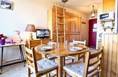 Chamrousse Apartment | Coquet studio cabine pour 4 avec balcon et accès direct aux pistes - Chamrousse 1750 - FR-1-340-23