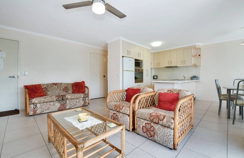 Maroochydore Apartment | Coral Breeze Bradman Avenue Maroochydore
