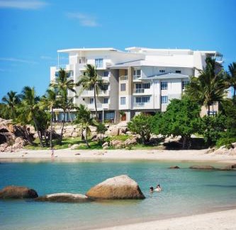 Bowen Apartment | Coral Cove Apartments - Absolute Beachfront Resort Bowen