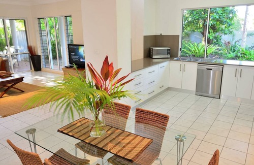 Port Douglas House | Coral Drive Retreat Port Douglas