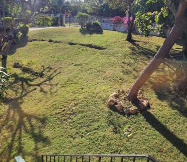 IronShore Estates Bed & Breakfast | Coral gardens hideaway