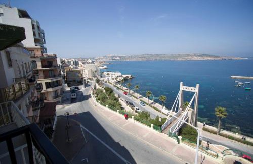Bugibba Apartment | Coral